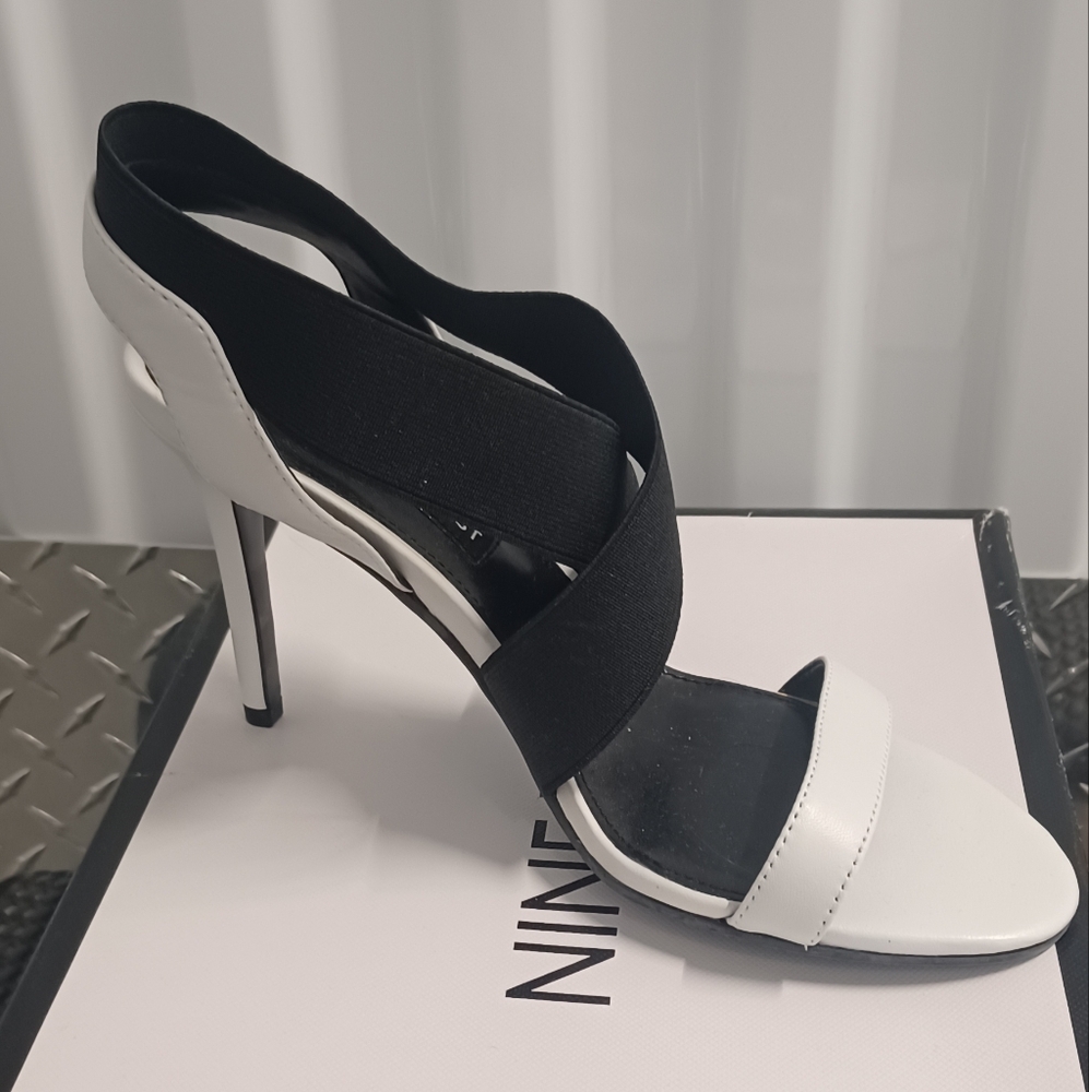 New Nine West Maya2 Leather Elastic Black and White Strappy Heels 8M